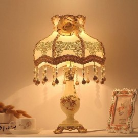 Lampe de table en résine européenne, lampe de chevet créative